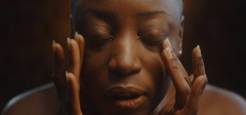 Skin (2019): um manifesto sobre a beleza da pele negra