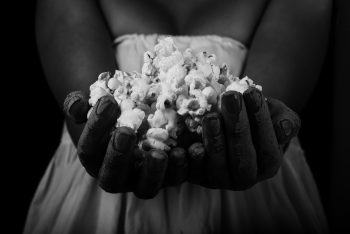 Fotógrafo Ismael Silva lança primeira produção autoral, a exposição “Emi Orun – o Sopro Celestial”