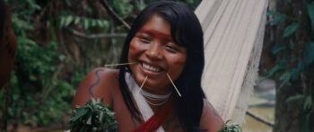 Itaú Cultural Play faz nova exibição gratuita do filme sobre o povo Yanomami A Última Floresta