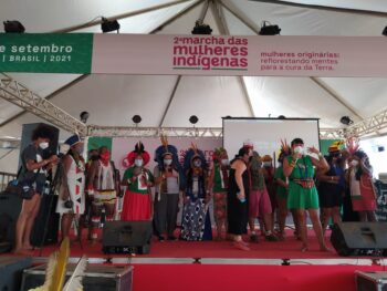 URGENTE: Marcha das Mulheres Indígenas é suspensa devido a protesto golpista de bolsonaristas em Brasília