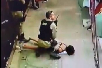 Mulher com bebê no colo é agredida durante abordagem da Polícia Militar em Minas Gerais