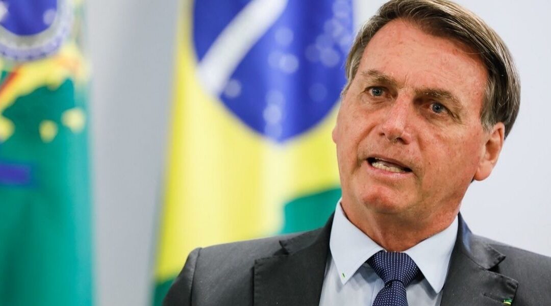 Bolsonaro veta recursos destinados a indígenas, quilombolas, pesquisas científicas e enfrentamento à violência contra a mulher