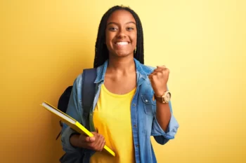 Banco BV abre vagas de estágio para estudantes universitários negros de qualquer curso