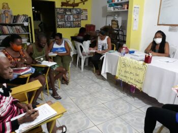 Coletivo de Salvador realiza campanha de arrecadação de materiais escolares para projeto de alfabetização de trabalhadoras domésticas