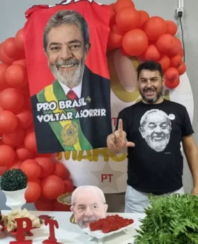 “Eu ainda não sei viver sem você”, escreve viúva de Marcelo Arruda, assassinado em sua festa de aniversário em Foz do Iguaçu (PR)