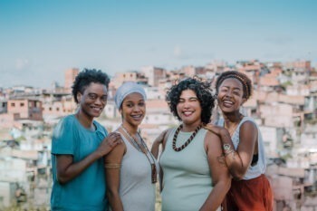 Coletivo Entre Becos estreia com newsletter de notícias sobre as periferias de Salvador (BA)