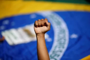Nas últimas eleições dos Estados Unidos e da Colômbia, os votos negros foram decisivos, e no Brasil, Votos Negros Importam!?