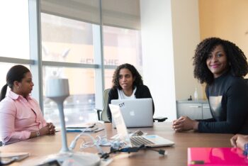 Rede de Mulheres Negras do Nordeste abre chamada pública para comunicadoras negras