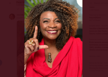Zezé Motta sofre ataques racistas após declarar apoio a Lula