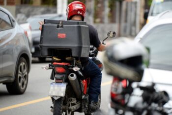 Prefeitura de Vassouras (RJ) bane estudantes de medicina da UNIG que entoaram canto “Eu sou playboy! Não tenho culpa se seu pai é motoboy”