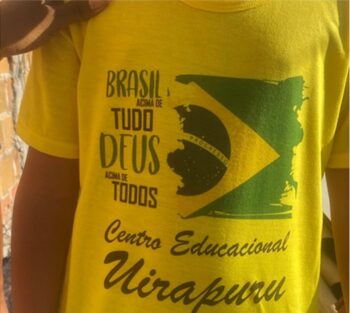 Colégio particular de Salvador (BA) faz camiseta com slogan de campanha de Bolsonaro
