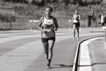 Aos 64 anos, maratonista alagoana representa o Brasil em competição internacional