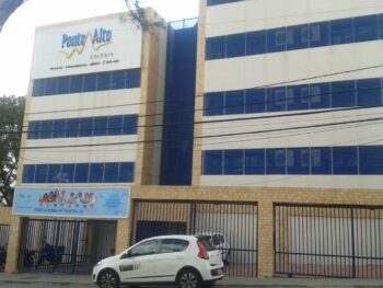 Adolescente negra de 12 anos é agredida em escola particular de Salvador e família denuncia negligência da instituição