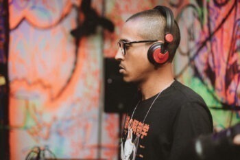 “A música eletrônica pode ser sim uma música de protesto”, afirma DJ de Salvador que lançou EP em conceituada gravadora da Europa