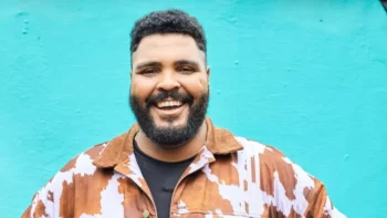 Paulo Vieira expõe ataques racistas após fazer piadas com bolsonaristas em programa da Globo