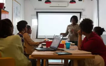 {reprograma} abre inscrições para cursos gratuitos de programação para mulheres negras, trans e travestis