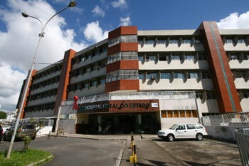 <strong>Criança de 2 anos é baleada durante operação policial em Salvador (BA)</strong>