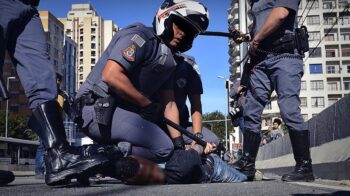 <strong>Perfilamento racial: especialistas explicam ineditismos e contradições do julgamento que segue suspenso</strong>