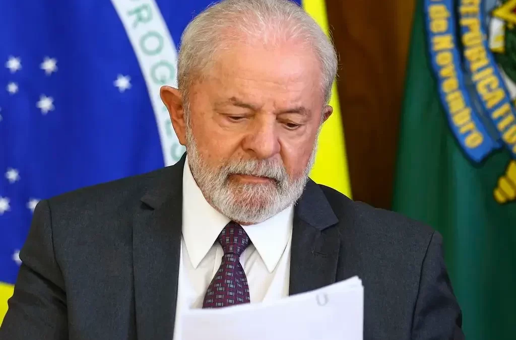 Pressão por mulher negra no STF aumenta e Lula permanece indiferente