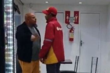 Frentista sofre ataques racistas e xenofóbicos de um cliente branco em Curitiba (PR) 