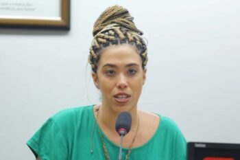 Câmara aprova projeto de lei para prorrogação de prazos de conclusão de mestrado e doutorados para mães e pais