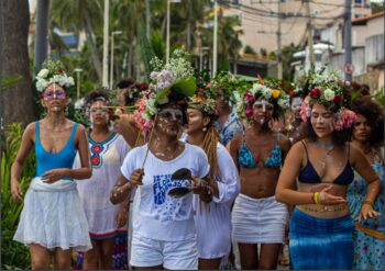 17ª edição do Festival Somente Flores para Iemanjá debate crise climática e cultura afro-brasileira e amefricana em Salvador (BA)