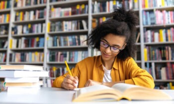 Instituto Itéramãxe abre inscrições para programa gratuito de mentorias acadêmicas para pessoas negras e indígenas