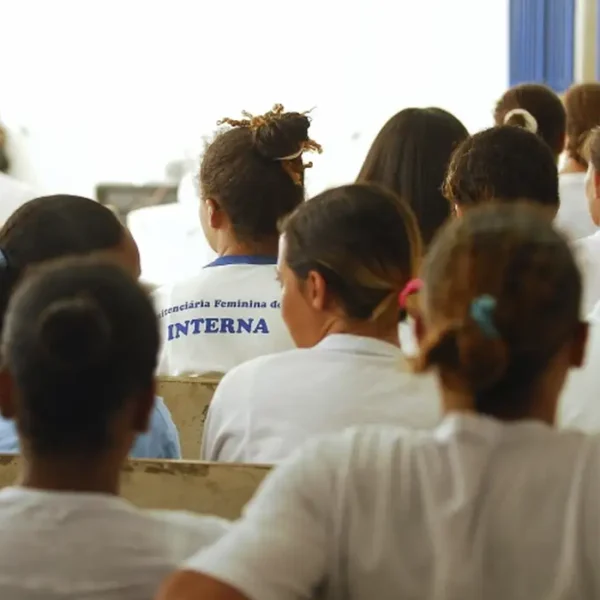 Projeto de Lei propõe reconhecimento do trabalho doméstico e de cuidado como redução de pena de mulheres privadas de liberdade