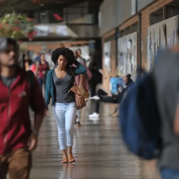 Numero de estudantes negros nas universidades federais passa de 17% para 47% em 13 anos