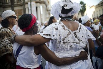 Pais e mães de santo do Rio Grande do Sul se unem em apoio a terreiros atingidos pelos temporais na região