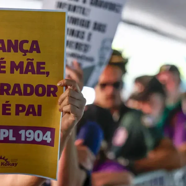 Adolescente de 13 anos tem aborto legal negado em Goiás, após pai solicitar proibição do procedimento na Justiça