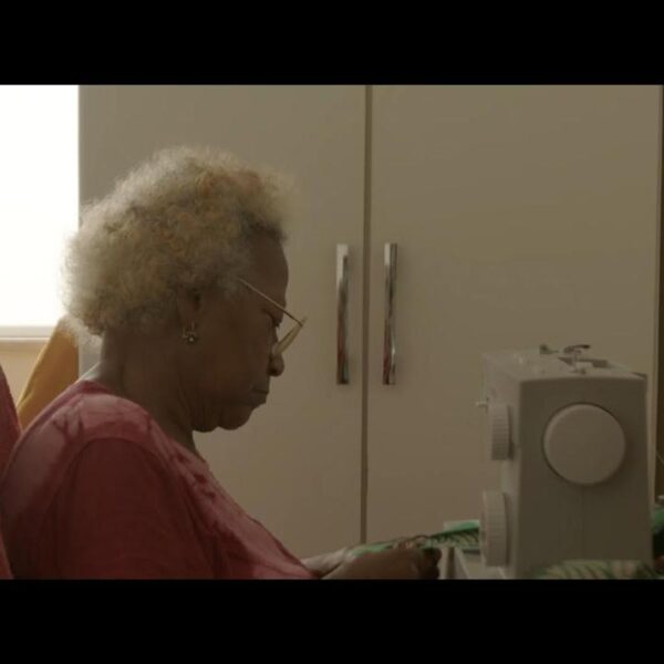 Documentário “Enquanto meu coração bater” conta a história de Ivannide Santa Bárbara, uma das mais expressivas lideranças negras da Bahia