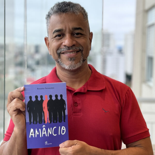 Escritor lança romance sobre solidão do homem negro homossexual