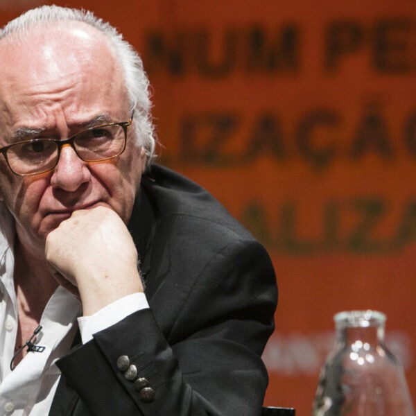 Mulheres são processadas por denunciar assédio do sociólogo português Boaventura de Sousa Santos