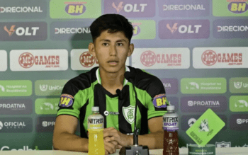 Jogador do América-MG é solto e vai responder em liberdade por injúria racial contra meio-campo do Operário (PR)