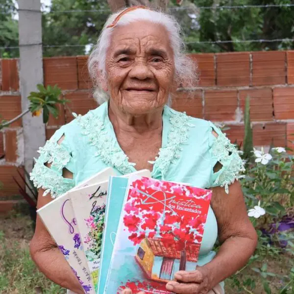 Aos 89 anos, mulher é finalista em prêmio de literatura pela primeira vez