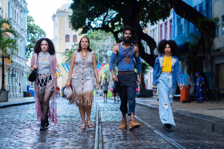 Grupo de mulheres do Recife (PE) lança coleção de moda inédita com  tecidos reaproveitados