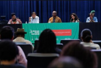 Curso “Educar para Reparar” discute financiamento da educação pública com aula presencial em Salvador (BA)