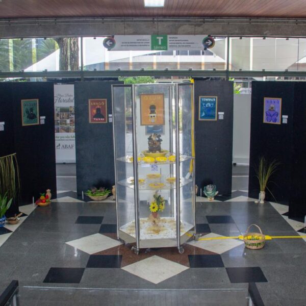 Exposição “Metamorfose dos Orixás” celebra ancestralidade, corpos pretos e transformação em Salvador (BA)