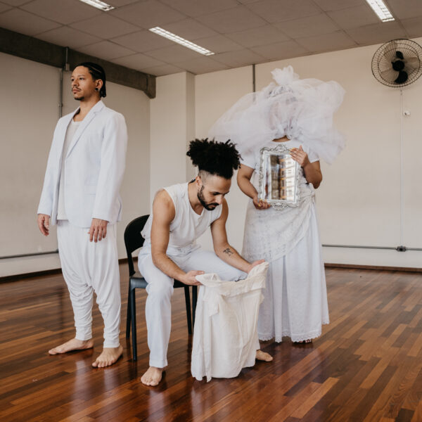Espetáculo “Entre homens em fuga, meninos que sonham” estreia em São Paulo com apresentações gratuitas em dois espaços culturais da cidade