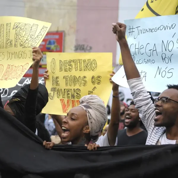 Levantamento inédito da Fiocruz mostra que juventude negra é a maior vítima de mortes violentas no Brasil