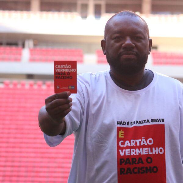Campanha “Cartão Vermelho para o Racismo” será expandida para todo o país