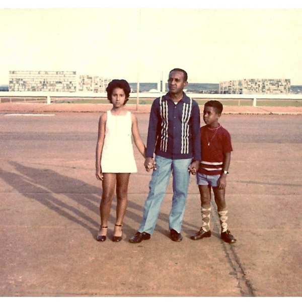 “A Serena Onda que o Mar me Trouxe”: documentário sobre afeto e masculinidade negra estreia no Rio de Janeiro