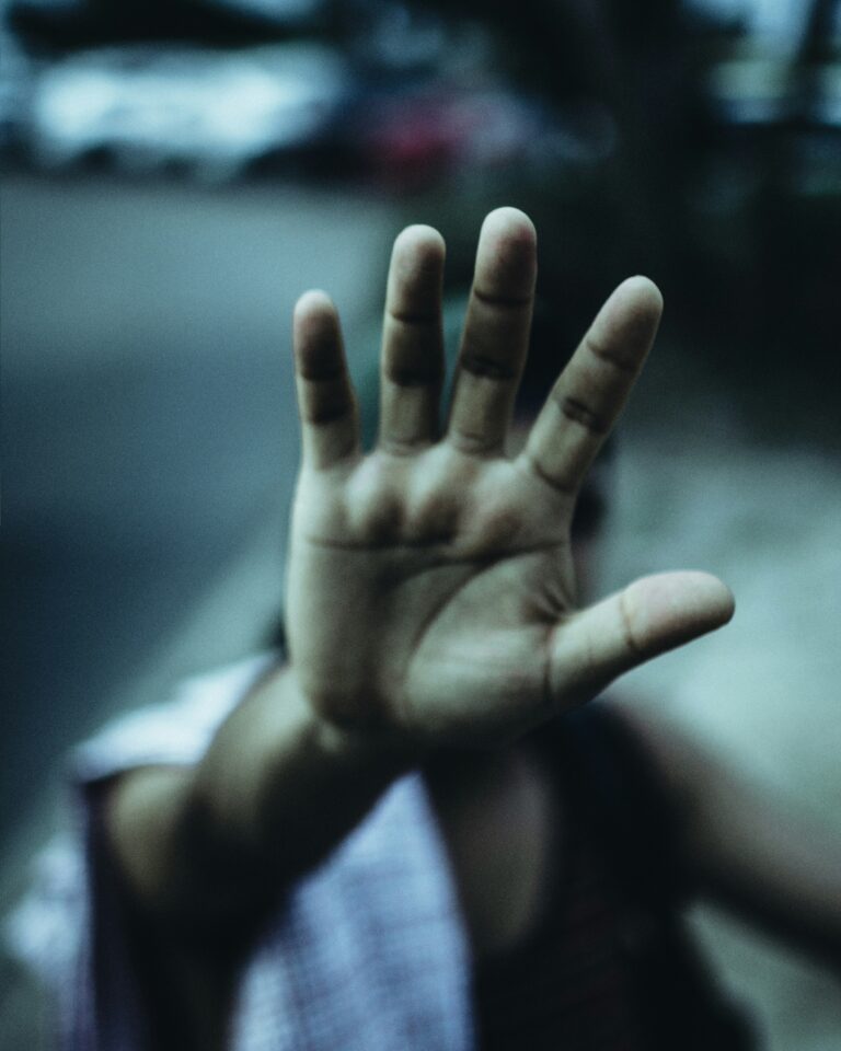 Conselheira tutelar do Distrito Federal é investigada por coagir adolescente vítima de violência sexual