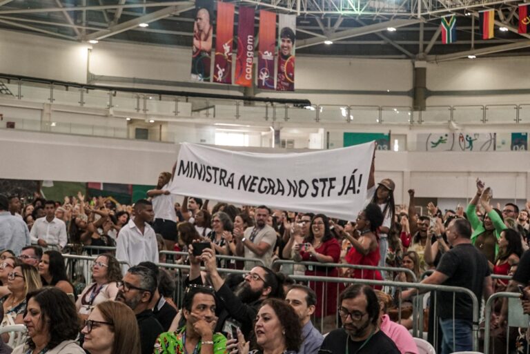 Durante passagem do presidente Lula pelo Rio de Janeiro (RJ), organizações pressionam por indicação de ministra negra ao STF