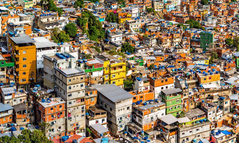 Favelas do Brasil recebem CEP e reconhecimento oficial como territórios urbanos