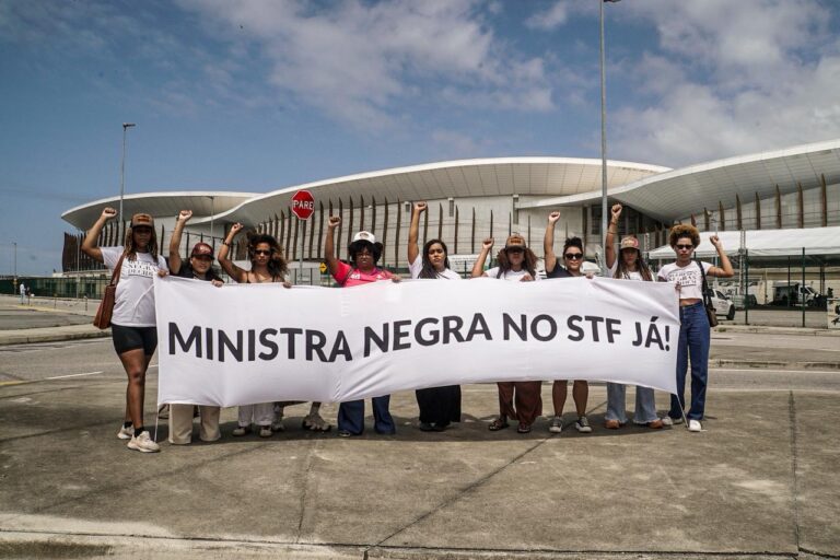 Movimentos negros ocupam as ruas do país em luta por uma ministra negra no Supremo Tribunal Federal