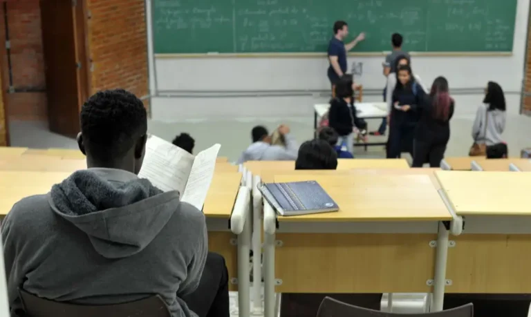 Plataforma inédita mapeia impacto do racismo em adolescentes negros dentro e fora da escola