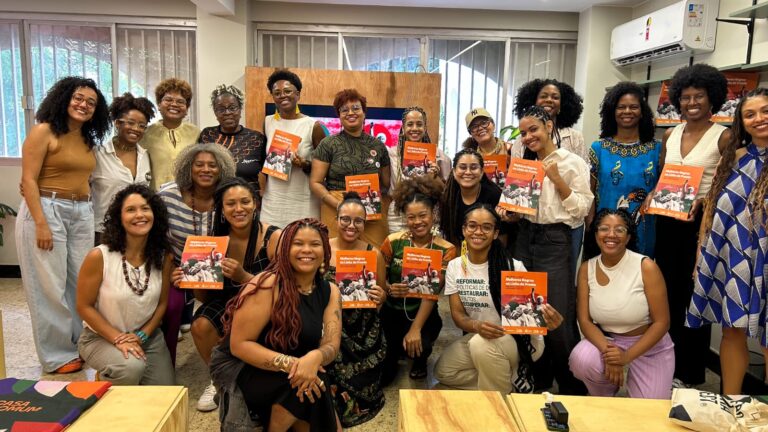 Inundações são duas vezes mais mortais para mulheres negras, revela estudo lançado durante a Semana por Reparação e Bem Viver