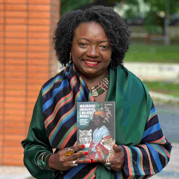 Rosane Borges lança livro sobre protagonismo de mulheres negras em São Paulo